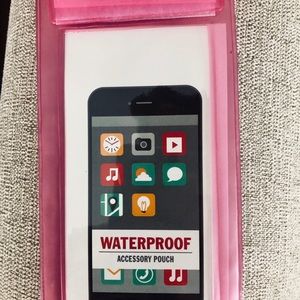 Waterproof Phone📱Carrier!